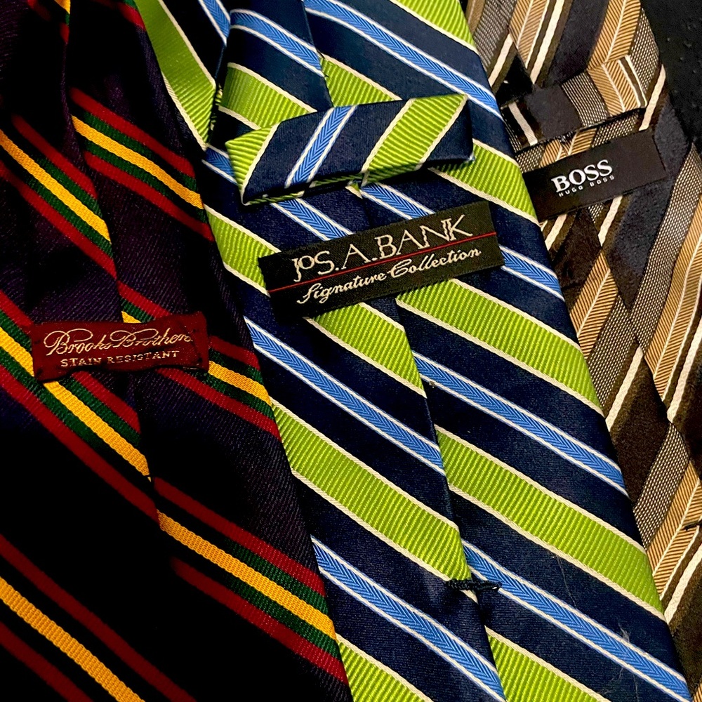 Men’s striped style silk neck ties.